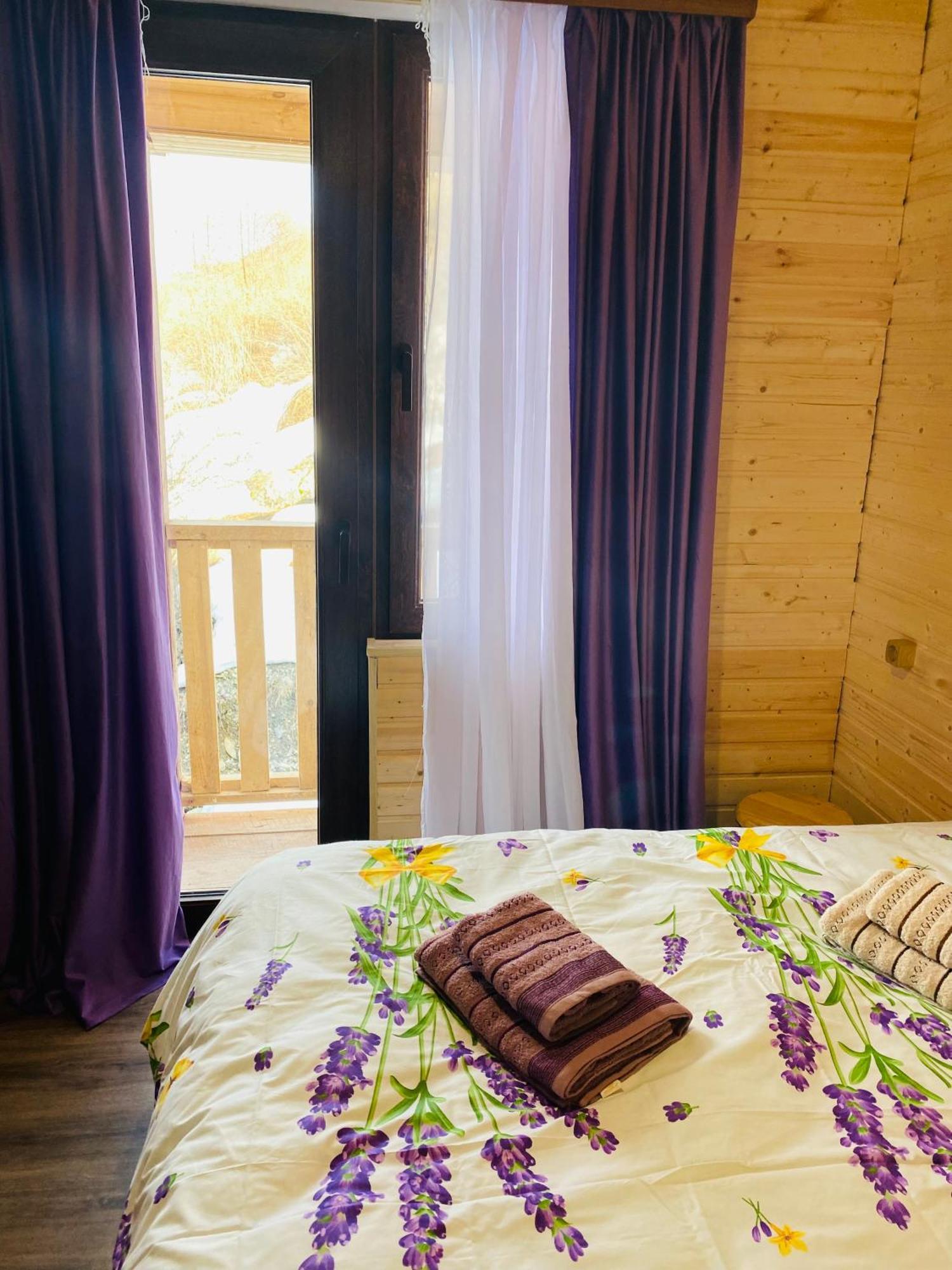 Guesthouse Nene Mestia Extérieur photo